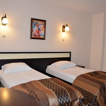 Vila Gardenia Otel Oradea Dış mekan fotoğraf